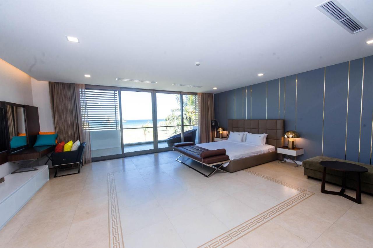 Deluxe Ocean Villa Along The Beach Da Nang Buitenkant foto