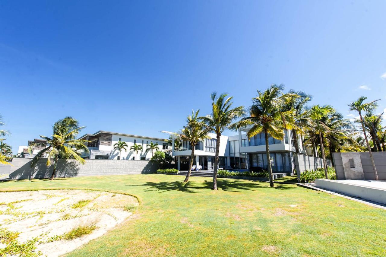 Deluxe Ocean Villa Along The Beach Da Nang Buitenkant foto