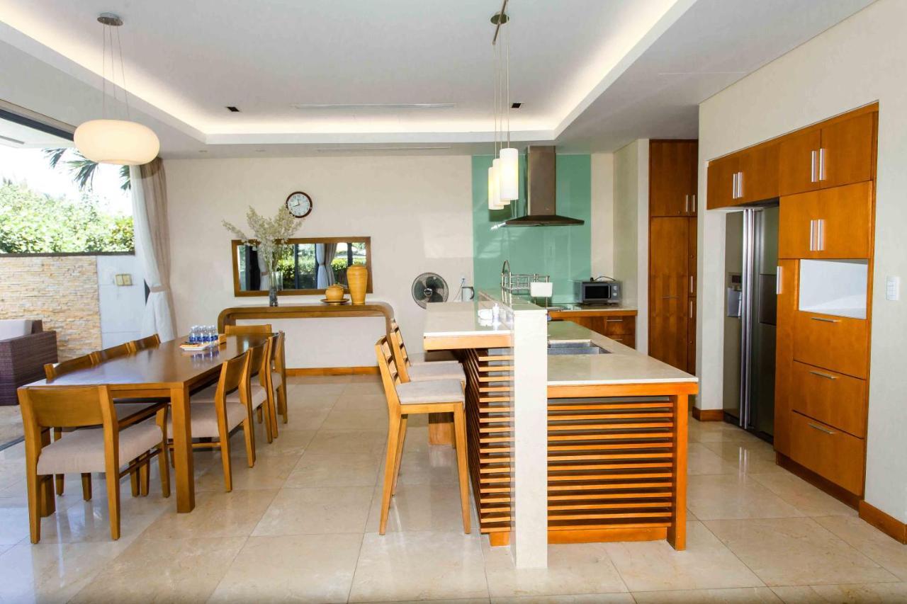 Deluxe Ocean Villa Along The Beach Da Nang Buitenkant foto