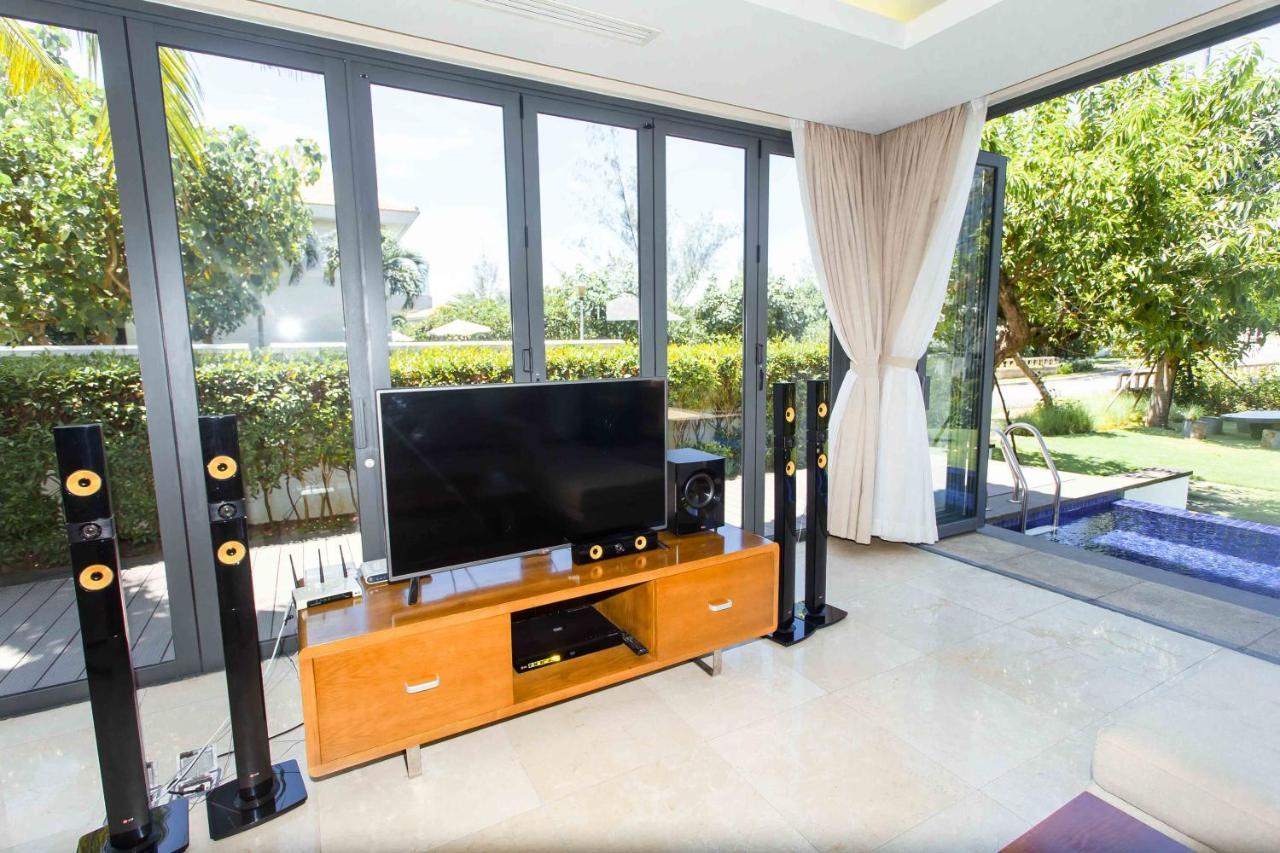 Deluxe Ocean Villa Along The Beach Da Nang Buitenkant foto
