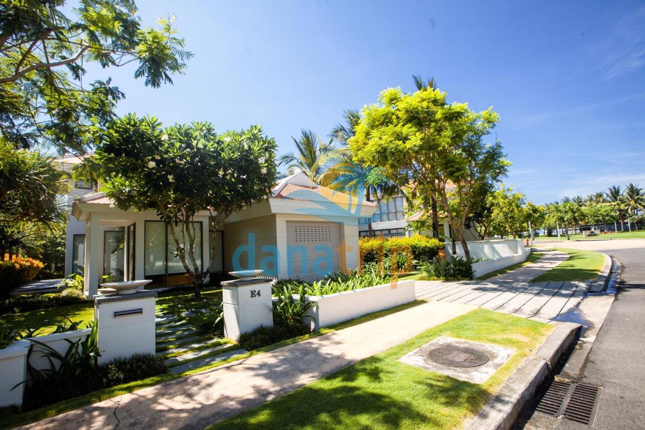 Deluxe Ocean Villa Along The Beach Da Nang Buitenkant foto