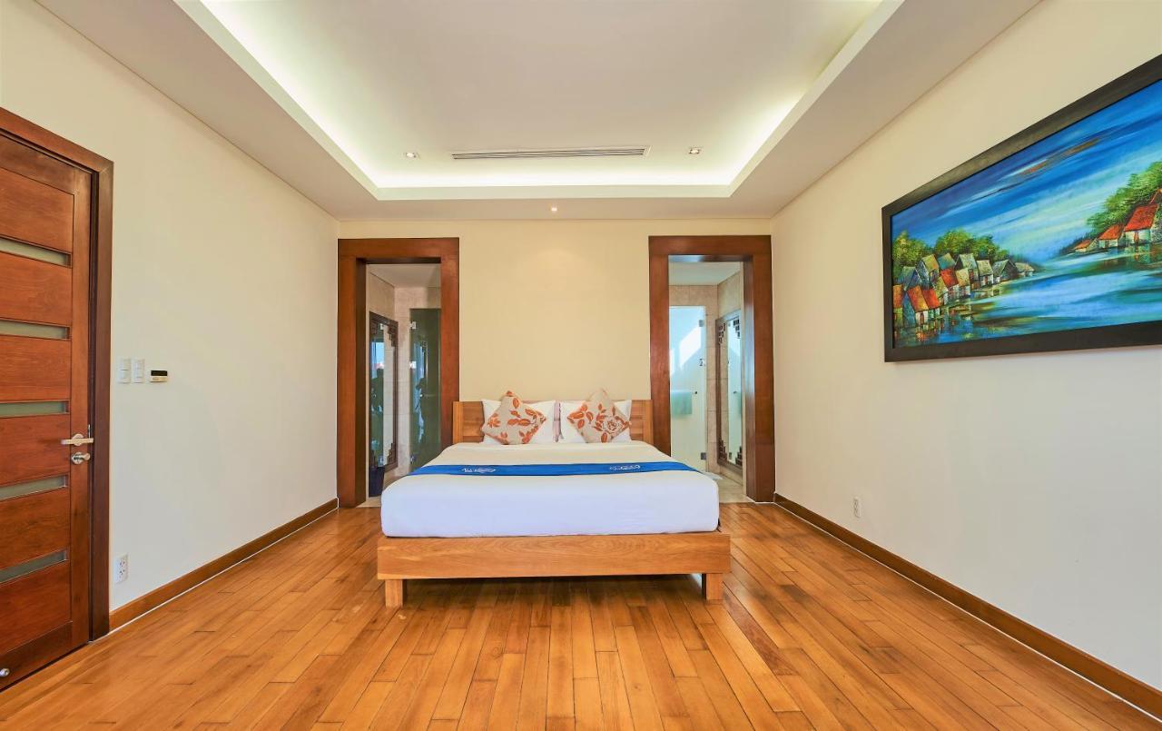 Deluxe Ocean Villa Along The Beach Da Nang Buitenkant foto