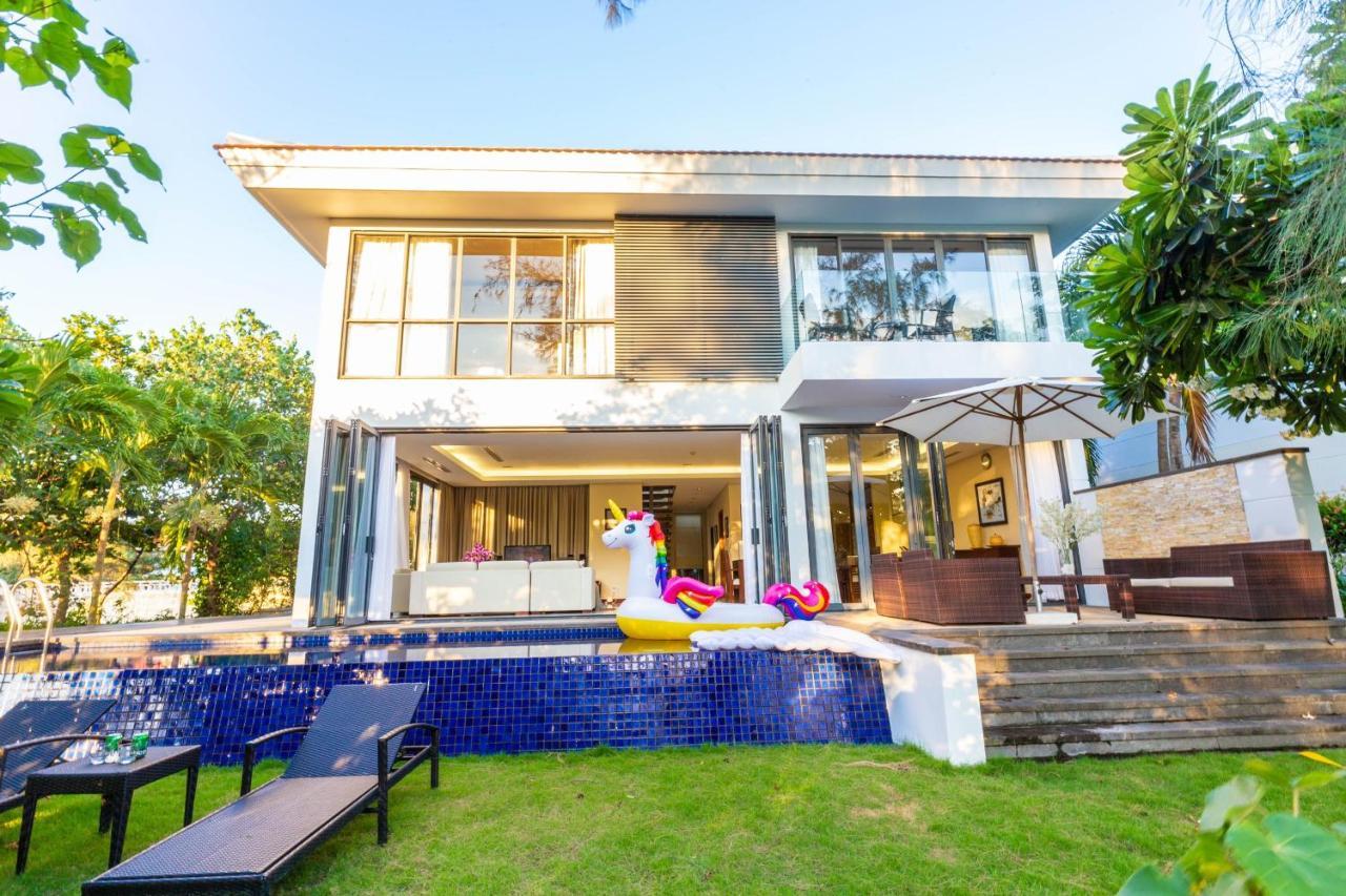 Deluxe Ocean Villa Along The Beach Da Nang Buitenkant foto