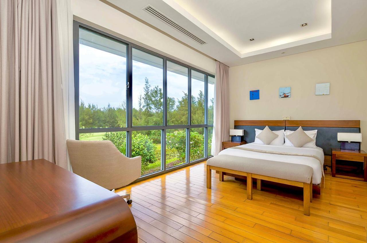 Deluxe Ocean Villa Along The Beach Da Nang Buitenkant foto