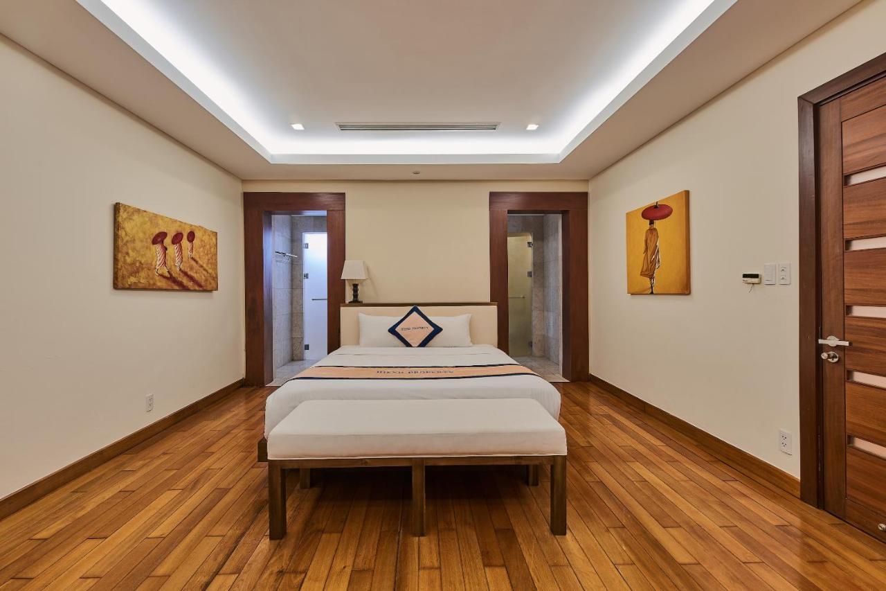 Deluxe Ocean Villa Along The Beach Da Nang Buitenkant foto